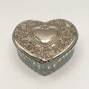 International Silver Company Heart-Shaped Glass Trinket Box With Ornate Silver-T